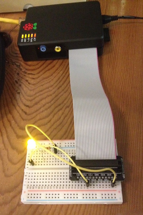RPiHelloWorldBreadboard1.jpg